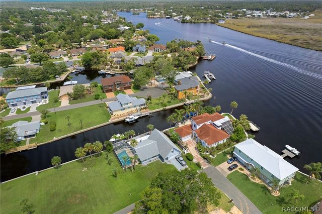 11994 W Riverhaven Drive, Homosassa, FL 34448
