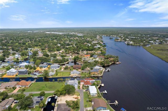 11994 W Riverhaven Drive, Homosassa, FL 34448