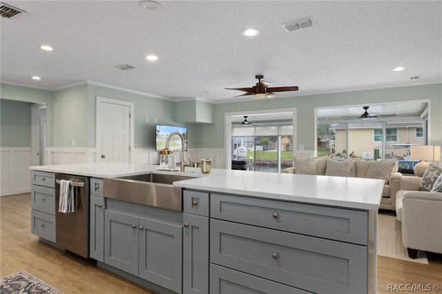11994 W Riverhaven Drive, Homosassa, FL 34448
