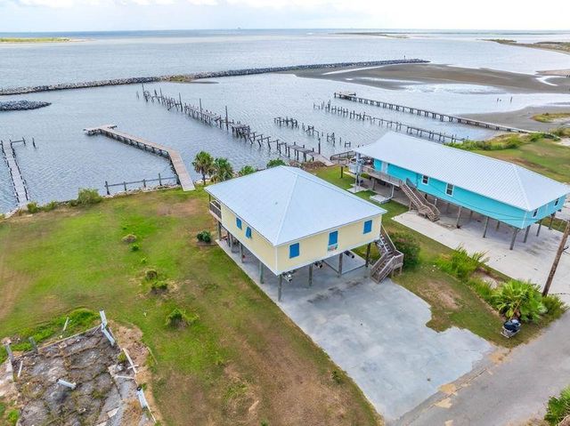 227 West Central Avenue, Grand Isle, LA 70358