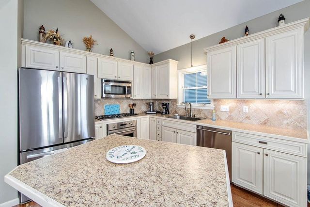 227 West Central Avenue, Grand Isle, LA 70358