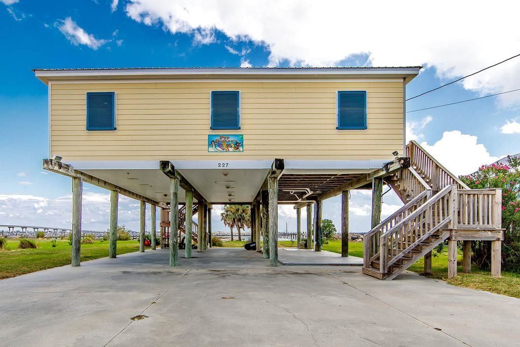 227 West Central Avenue, Grand Isle, LA 70358