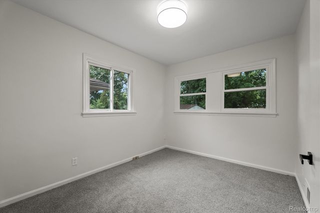 22030 Church Street, Oak Park, MI 48237