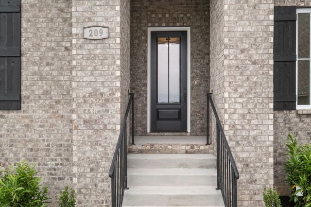 209 Blantons Park Dr, Gallatin, TN 37066