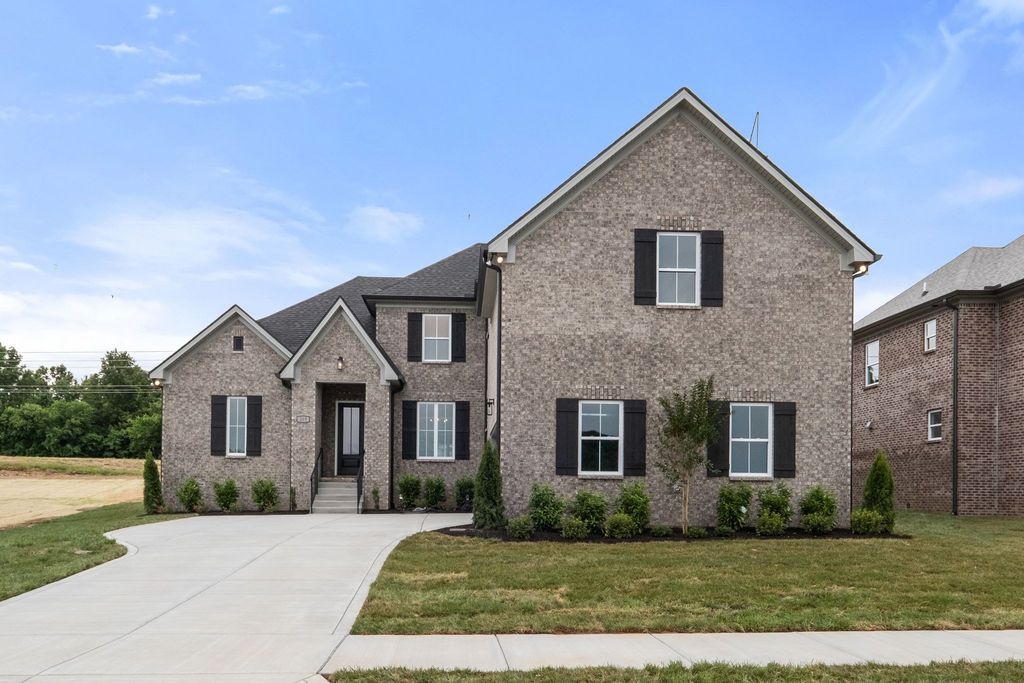 209 Blantons Park Dr, Gallatin, TN 37066