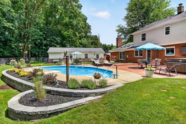 351 W Ridge Circle, Oshtemo Twp, MI 49009