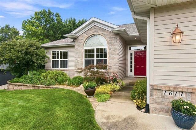 1611 Pine Ridge Court, Coralville, IA 52241