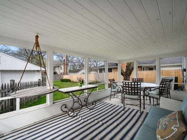 674 Highview Terrace, Lake Forest, IL 60045