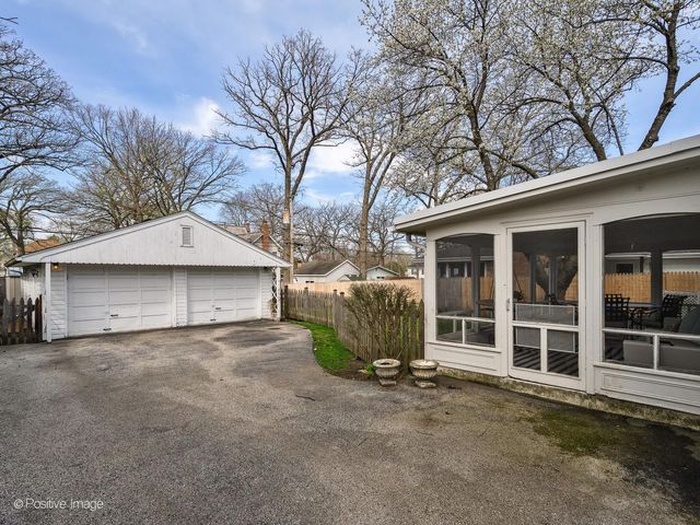 674 Highview Terrace, Lake Forest, IL 60045