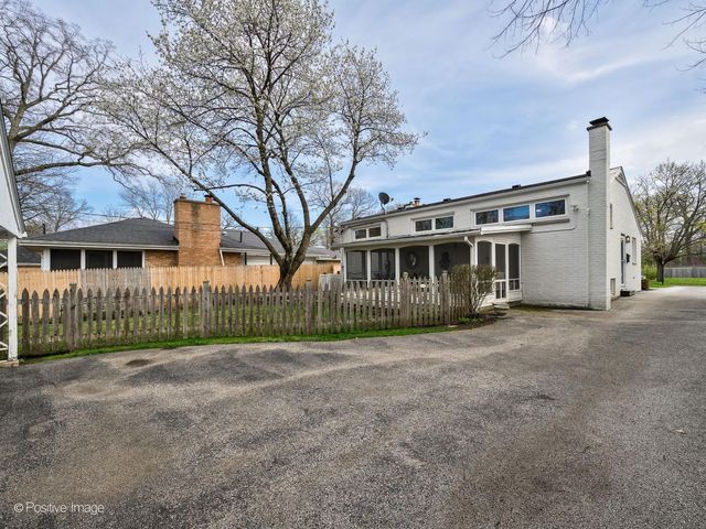 674 Highview Terrace, Lake Forest, IL 60045