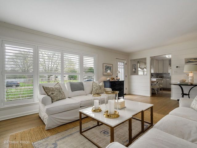 674 Highview Terrace, Lake Forest, IL 60045
