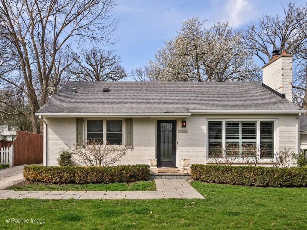 674 Highview Terrace, Lake Forest, IL 60045