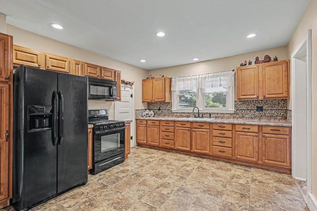 1130 Ireland Avenue, Muskegon City, MI 49441