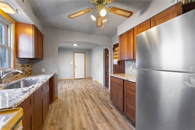 269 W Dennick Avenue, Youngstown, OH 44504