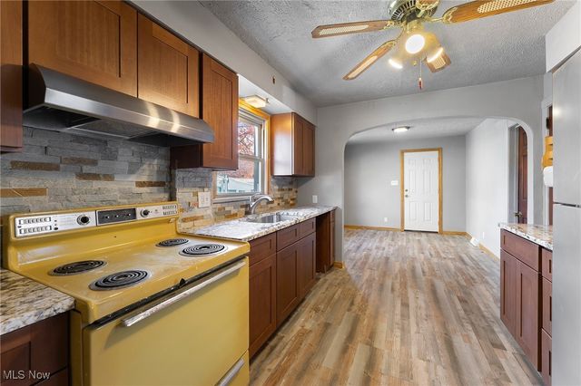 269 W Dennick Avenue, Youngstown, OH 44504