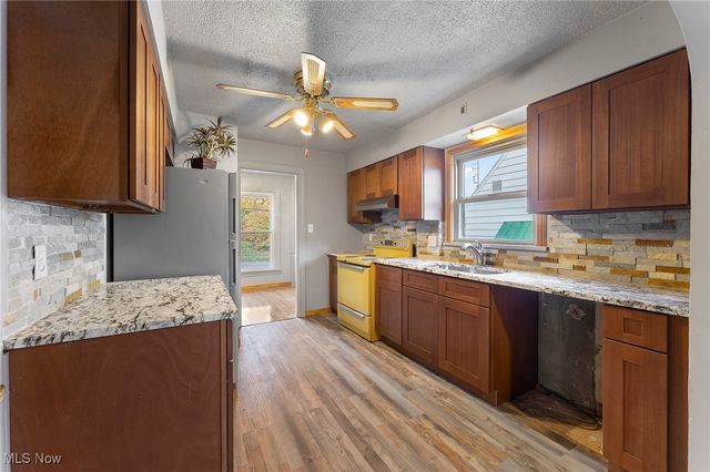 269 W Dennick Avenue, Youngstown, OH 44504