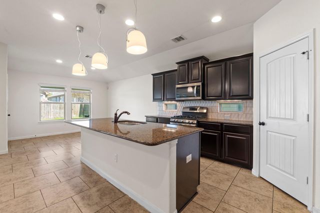 2317 Billy Pat RD, Leander, TX 78641