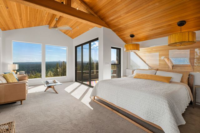 2075 NW Trenton Avenue, Bend, OR 97703