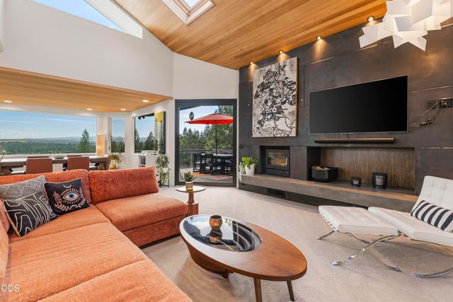 2075 NW Trenton Avenue, Bend, OR 97703