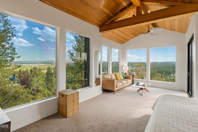 2075 NW Trenton Avenue, Bend, OR 97703