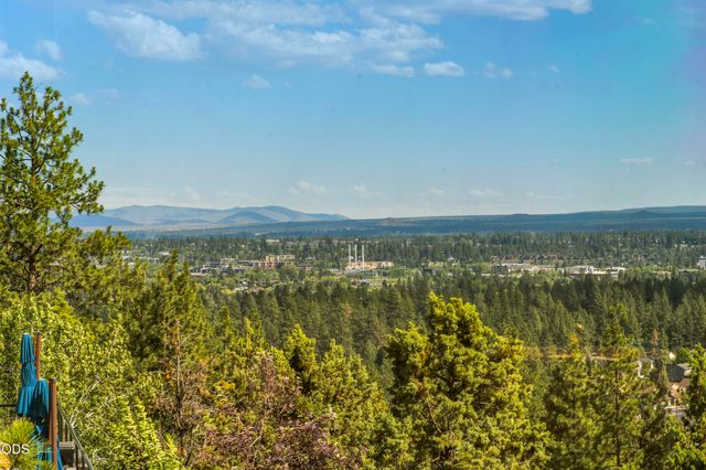 2075 NW Trenton Avenue, Bend, OR 97703