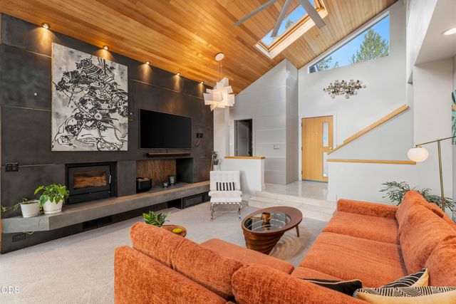 2075 NW Trenton Avenue, Bend, OR 97703