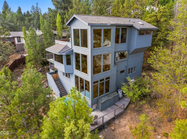2075 NW Trenton Avenue, Bend, OR 97703