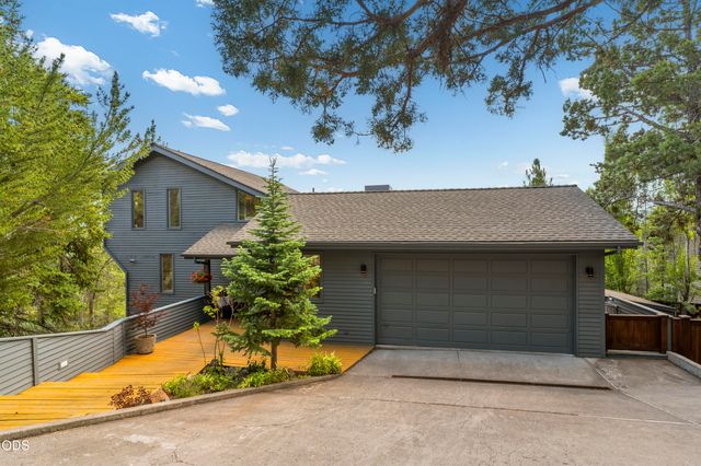 2075 NW Trenton Avenue, Bend, OR 97703