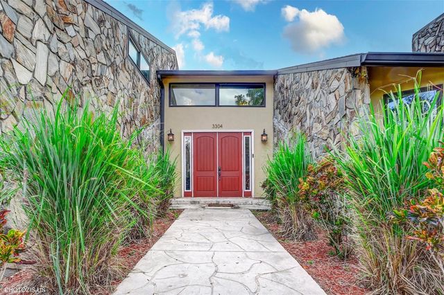 3304 MORAN ROAD, Tampa, FL 33618