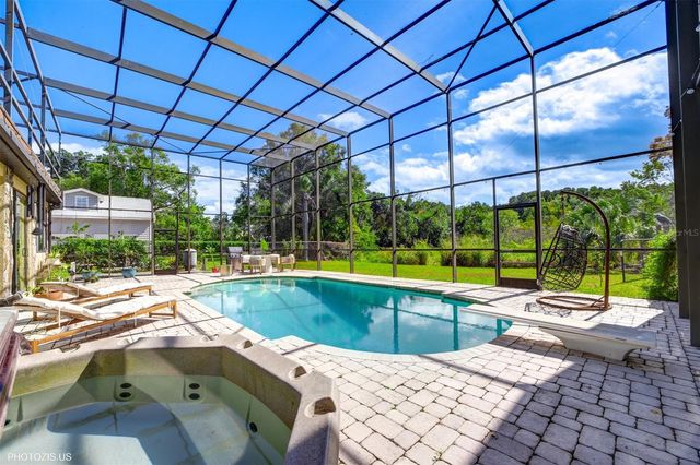 3304 MORAN ROAD, Tampa, FL 33618