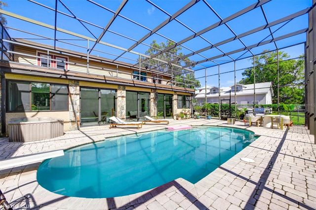 3304 MORAN ROAD, Tampa, FL 33618