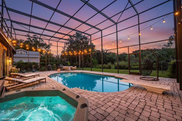 3304 MORAN ROAD, Tampa, FL 33618