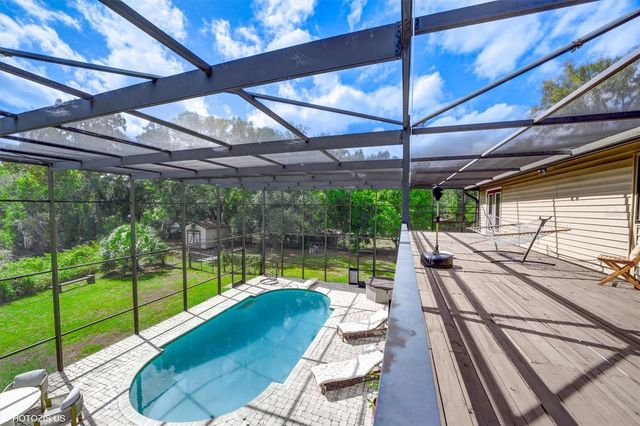 3304 MORAN ROAD, Tampa, FL 33618