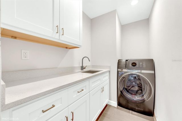 3304 MORAN ROAD, Tampa, FL 33618