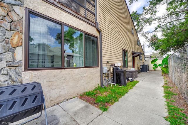 3304 MORAN ROAD, Tampa, FL 33618