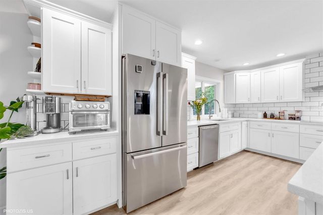 3304 MORAN ROAD, Tampa, FL 33618