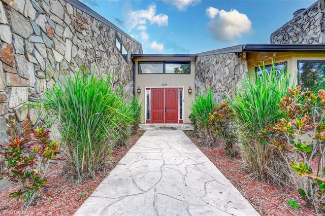 3304 MORAN ROAD, Tampa, FL 33618