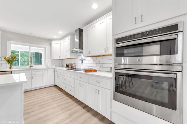 3304 MORAN ROAD, Tampa, FL 33618