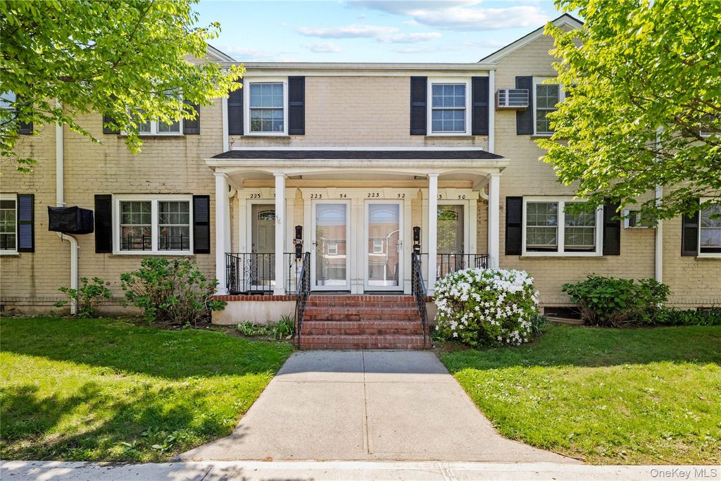 223-52 65th Avenue 52B, Oakland Gardens, NY 11364