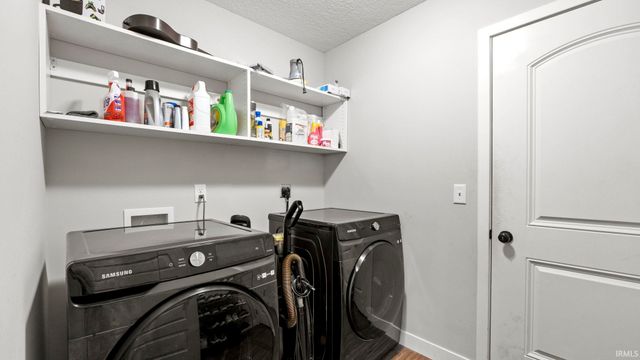 10353 Buckshire Court, New Haven, IN 46774