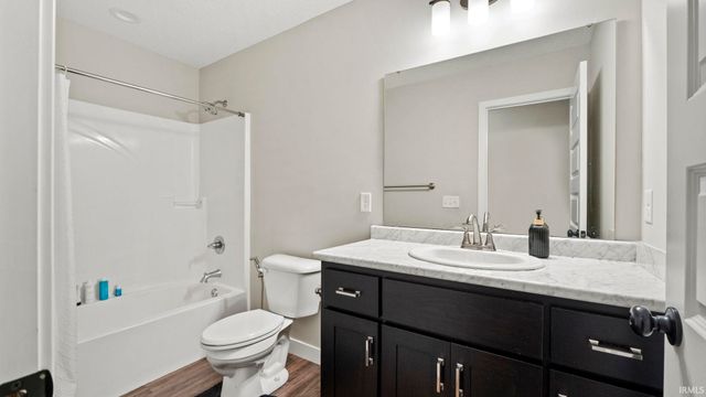 10353 Buckshire Court, New Haven, IN 46774