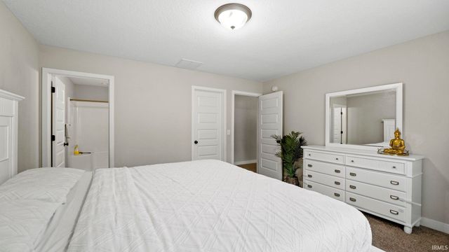 10353 Buckshire Court, New Haven, IN 46774