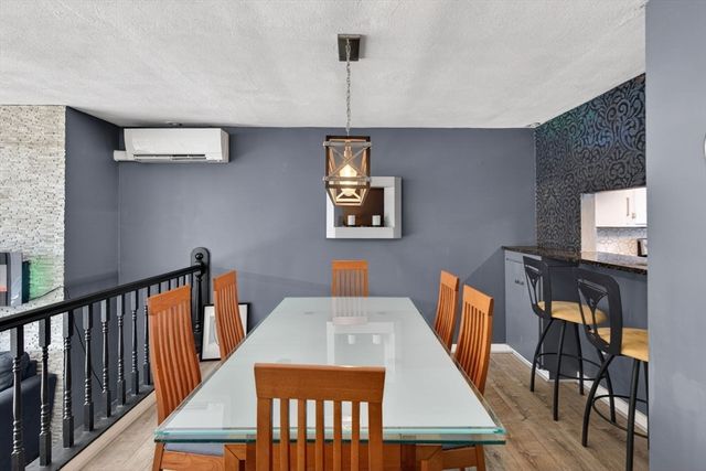 27 Mill Pond 27, North Andover, MA 01845