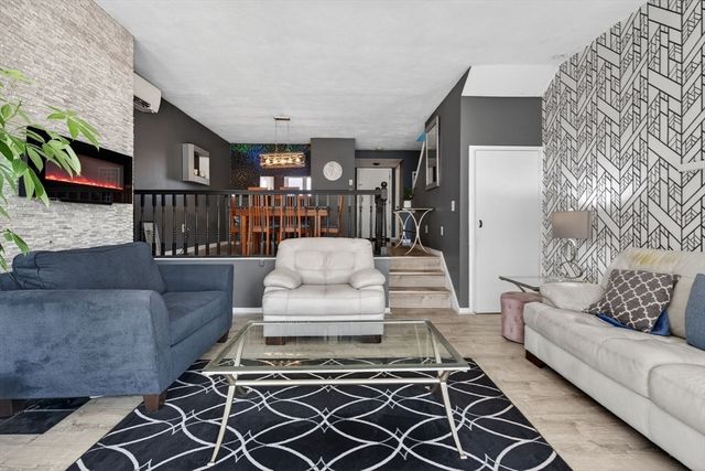 27 Mill Pond 27, North Andover, MA 01845