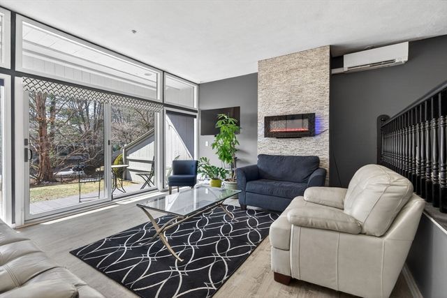 27 Mill Pond 27, North Andover, MA 01845