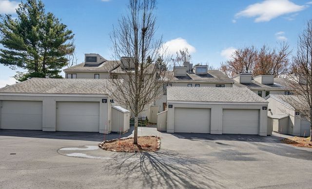 27 Mill Pond 27, North Andover, MA 01845