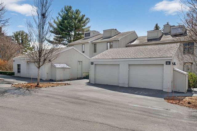 27 Mill Pond 27, North Andover, MA 01845