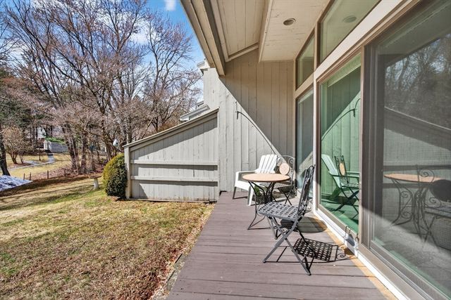 27 Mill Pond 27, North Andover, MA 01845