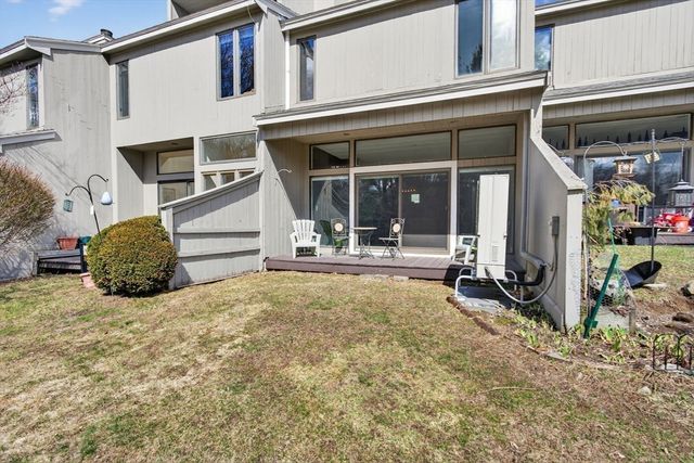 27 Mill Pond 27, North Andover, MA 01845