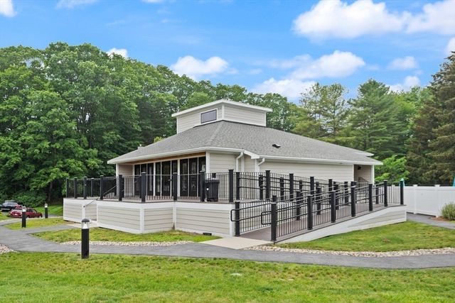 27 Mill Pond 27, North Andover, MA 01845